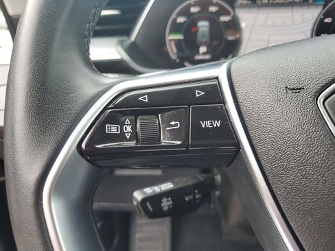 Used 2023 Audi e-tron Premium Plus w/ Premium Plus Package AWD/4WD image 29