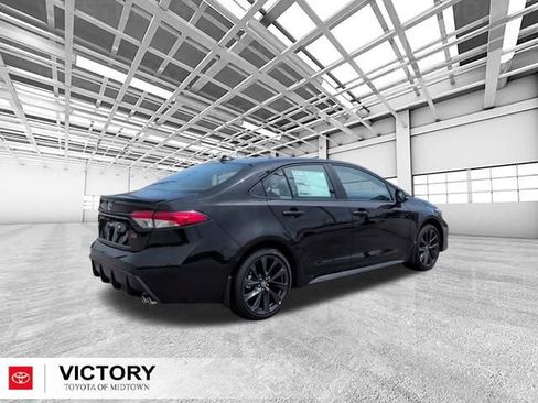 Used 2026 Toyota Corolla SE w/ SE Package FWD image 3