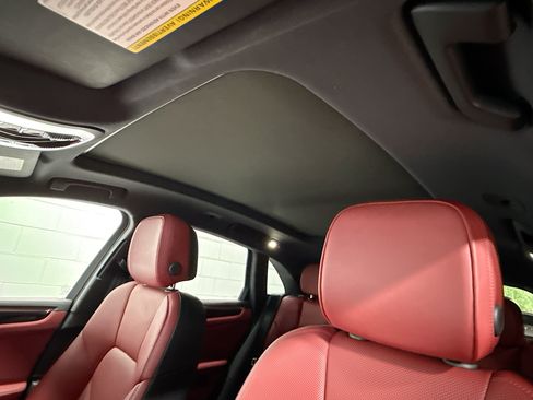 Certified 2026 Porsche Macan AWD/4WD image 26