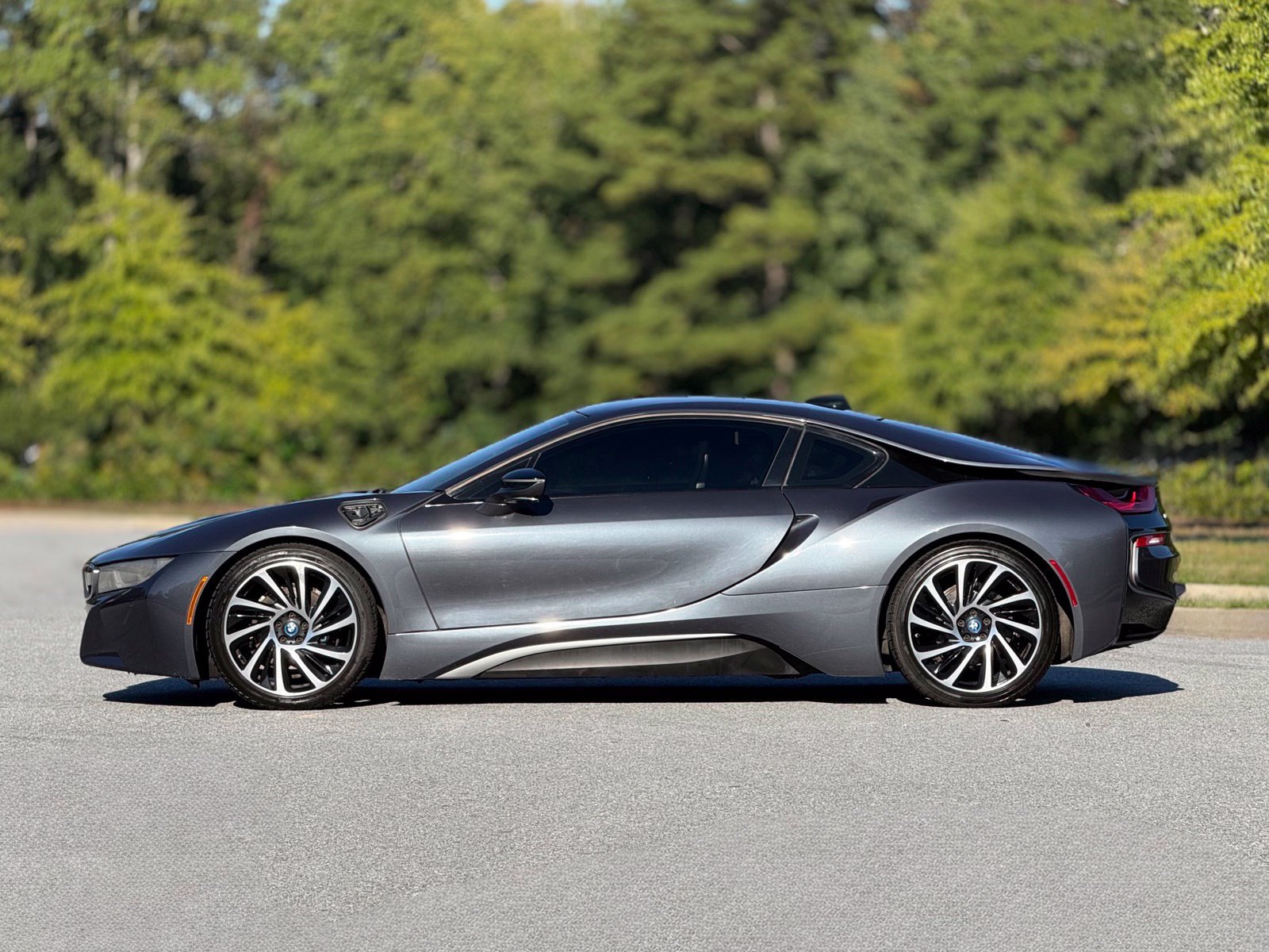 Used 2017 BMW i8 AWD/4WD image 9