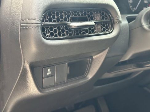 Used 2025 Honda HR-V LX image 15