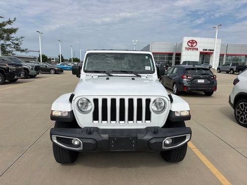 Used 2020 Jeep Wrangler Unlimited Sahara AWD/4WD image 2
