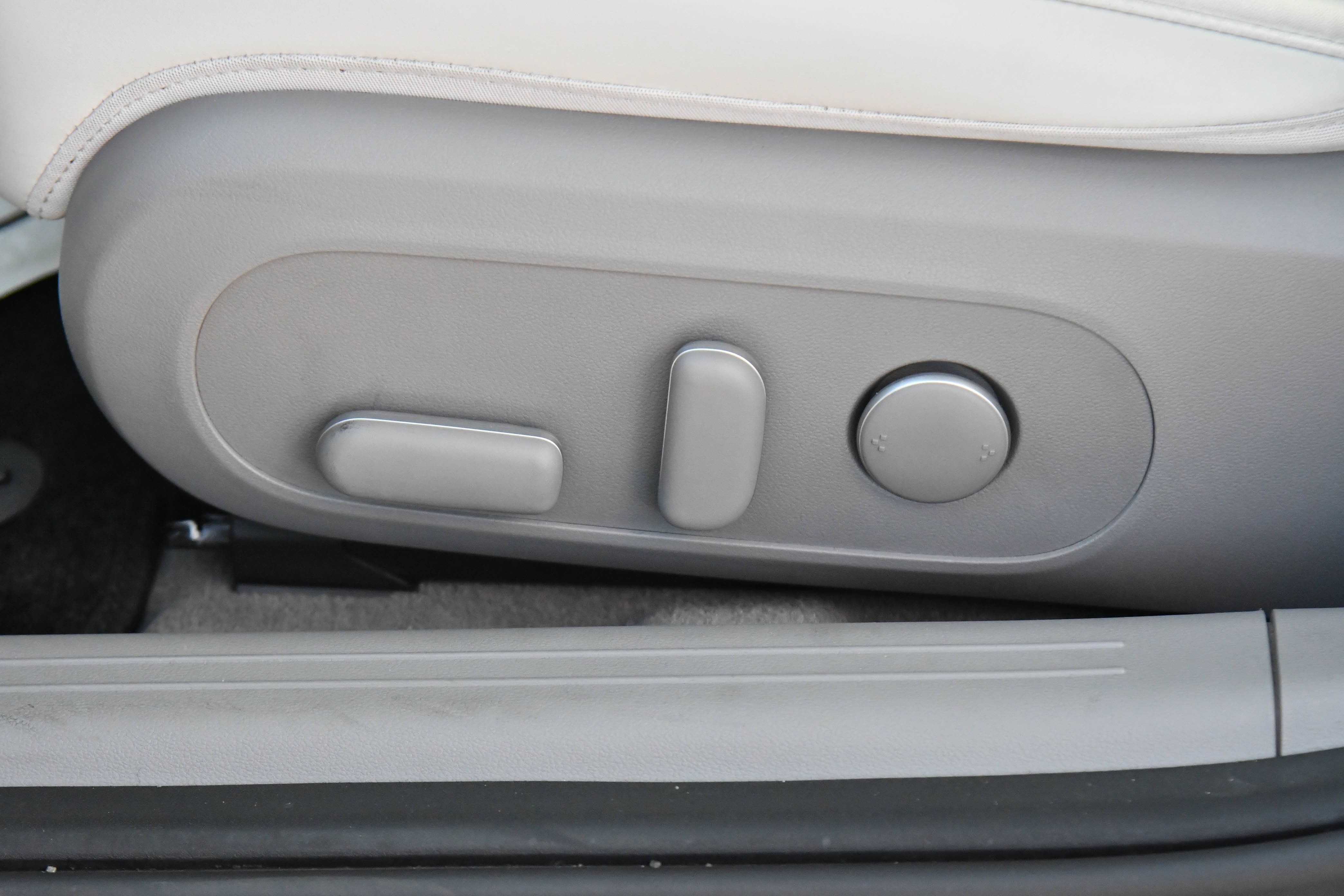 Used 2023 Hyundai Ioniq 6 SEL RWD image 17