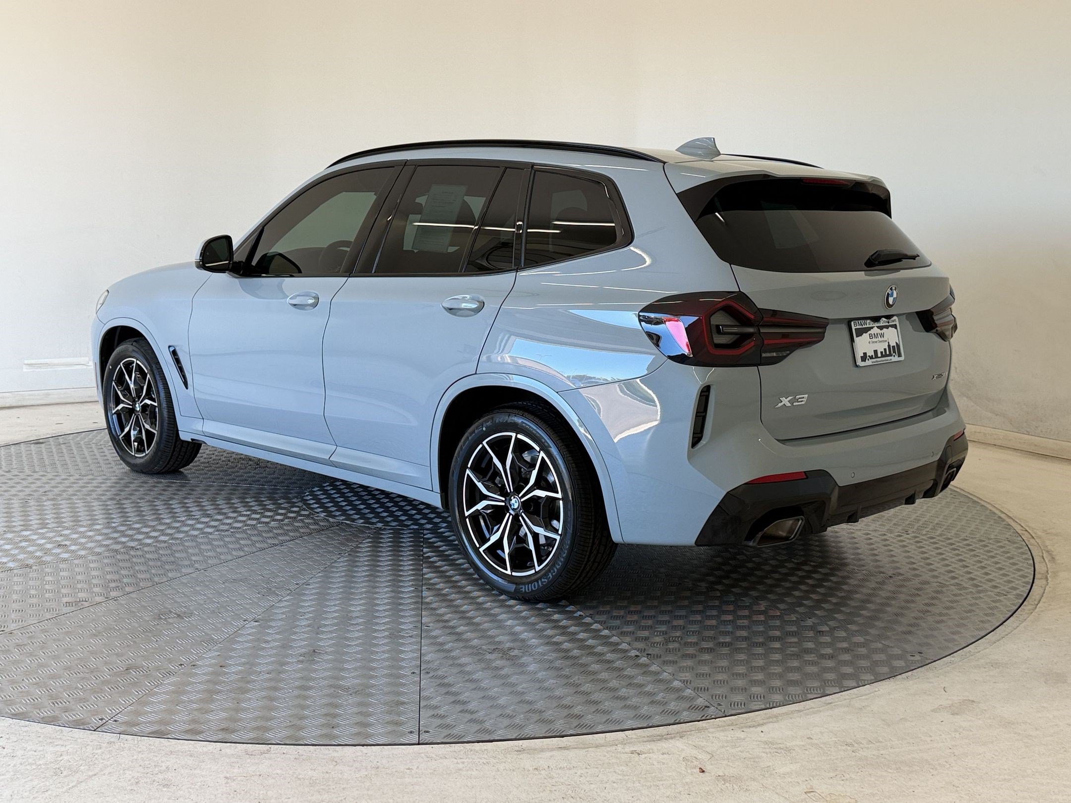 Certified 2024 BMW X3 xDrive30i w/ Premium Package AWD/4WD image 3