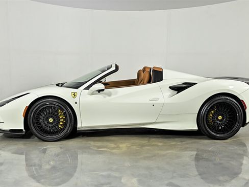 Used 2022 Ferrari F8 Tributo RWD image 7