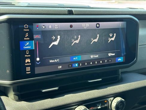 Used 2024 Jeep Gladiator Sport AWD/4WD image 23