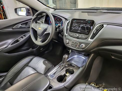 Used 2018 Chevrolet Malibu LT w/ Leather Package FWD image 25