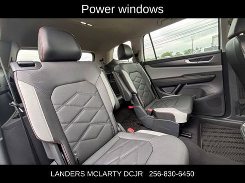 Used 2024 Volkswagen Atlas Peak Edition SE AWD/4WD image 15