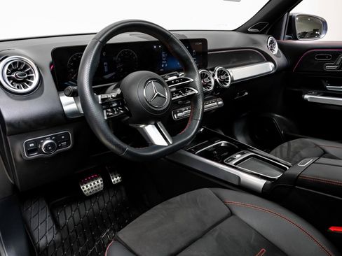 Used 2024 Mercedes-Benz GLB 250 image 3