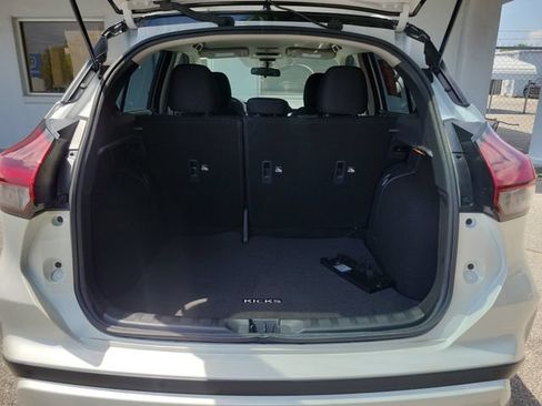 Used 2024 Nissan Kicks SV FWD image 5