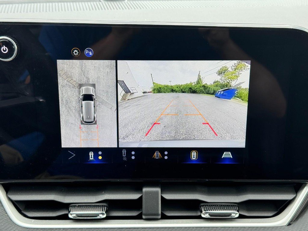 Used 2025 Chevrolet Equinox LT w/ Convenience Package II FWD image 28