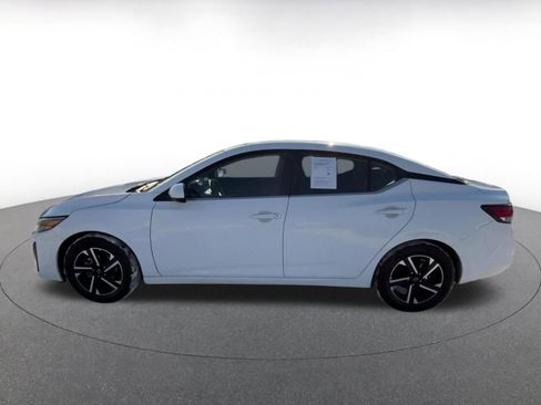 Used 2025 Nissan Sentra SV image 9