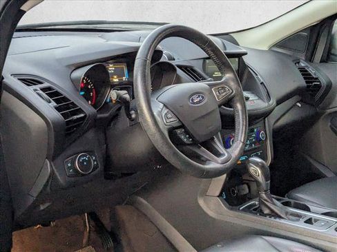 Used 2019 Ford Escape SEL image 2