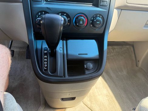 Used 2005 Kia Sedona FWD image 7