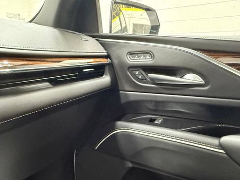 Used 2022 Cadillac Escalade ESV Premium Luxury AWD/4WD image 26