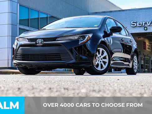 Used 2023 Toyota Corolla LE image 3