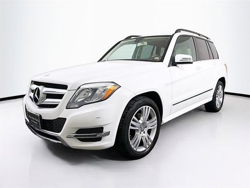 Used 2015 Mercedes-Benz GLK 350 4MATIC image 3
