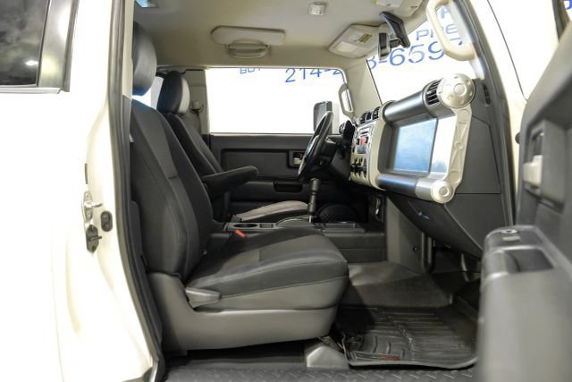 Used 2012 Toyota FJ Cruiser 2WD w/ Convenience Pkg image 37