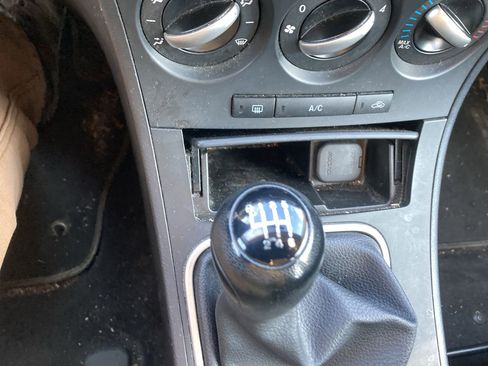 Used 2013 MAZDA MAZDA3 i Sport image 11