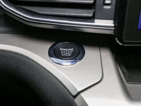 Used 2022 Ford Explorer XLT w/ Equipment Group 202A image 31