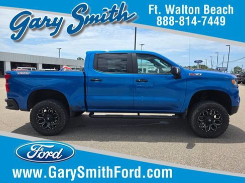 Used 2022 Chevrolet Silverado 1500 LT Trail Boss w/ LT Trail Boss Premium Package AWD/4WD image 1