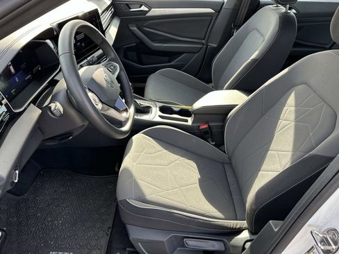 Used 2025 Volkswagen Jetta Sport image 19