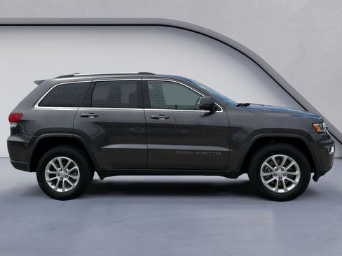 Used 2021 Jeep Grand Cherokee Laredo w/ Security & Convenience Group AWD/4WD image 6