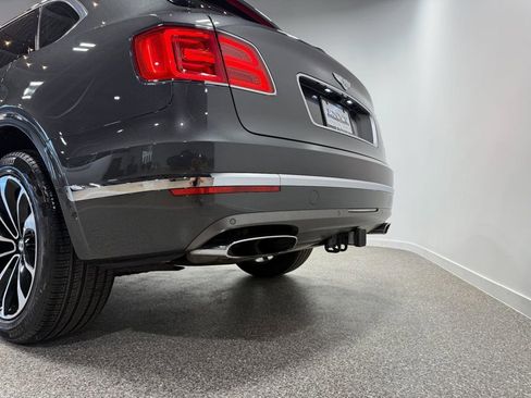 Used 2018 Bentley Bentayga Activity AWD/4WD image 24