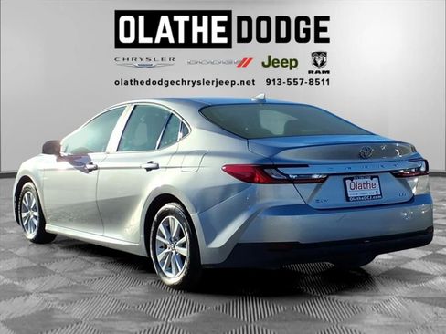 Used 2025 Toyota Camry LE image 4