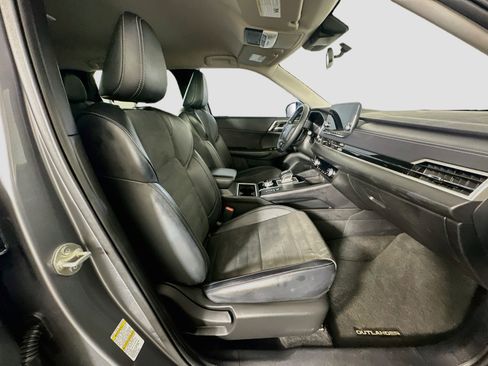 Used 2024 Mitsubishi Outlander SE FWD image 34