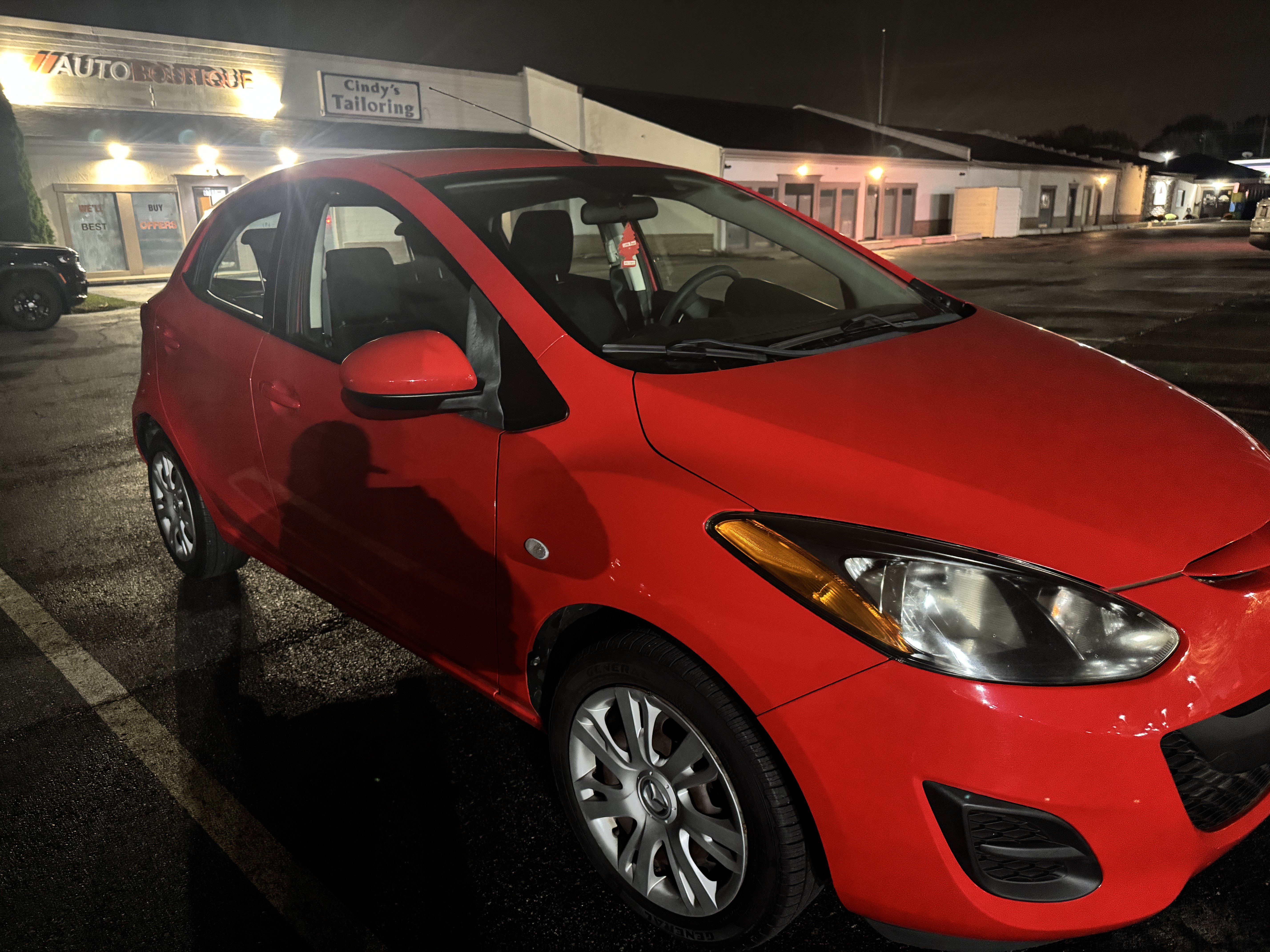 Used 2014 MAZDA MAZDA2 Sport FWD image 3