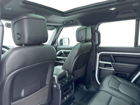 Used 2024 Land Rover Defender 110 S image 41