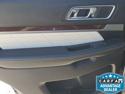 Used 2019 Ford Explorer Platinum image 45