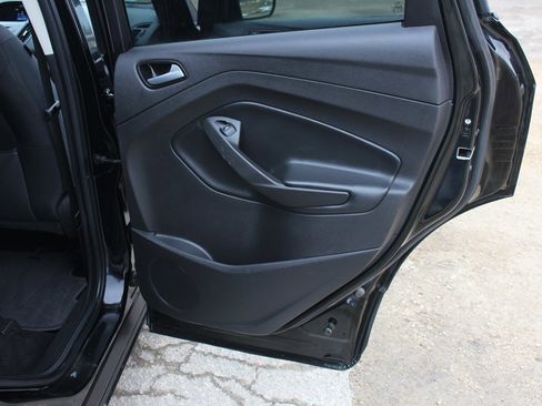 Used 2017 Ford Escape SE image 35