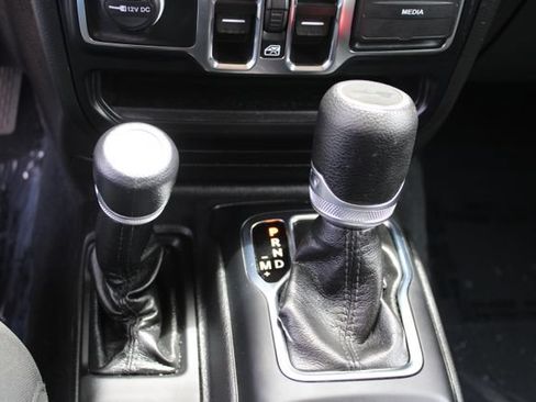 Used 2022 Jeep Wrangler Unlimited Sport AWD/4WD image 15