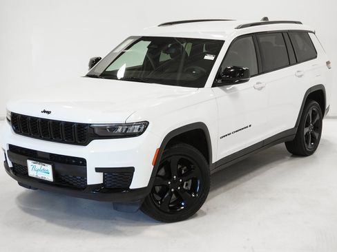 Certified 2023 Jeep Grand Cherokee L Altitude image 2