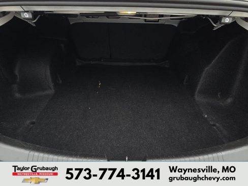 Used 2024 Chevrolet Malibu LT FWD image 32