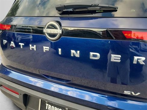 Used 2024 Nissan Pathfinder SV image 9