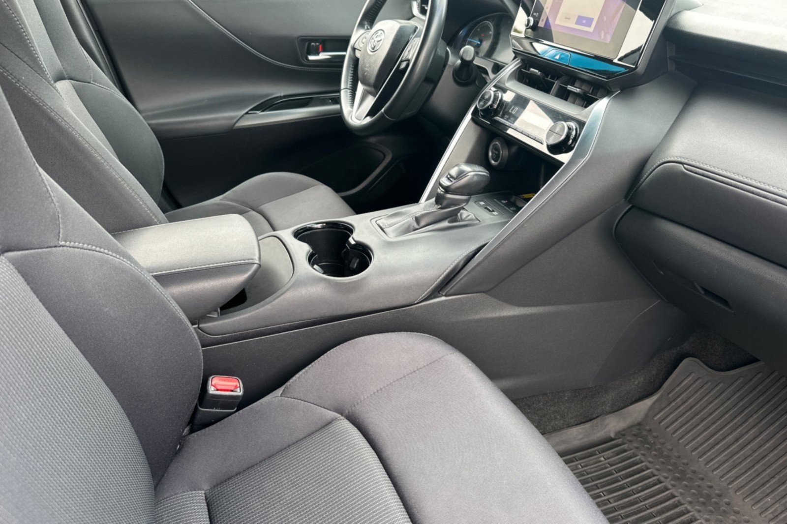 Certified 2024 Toyota Venza LE AWD/4WD image 15