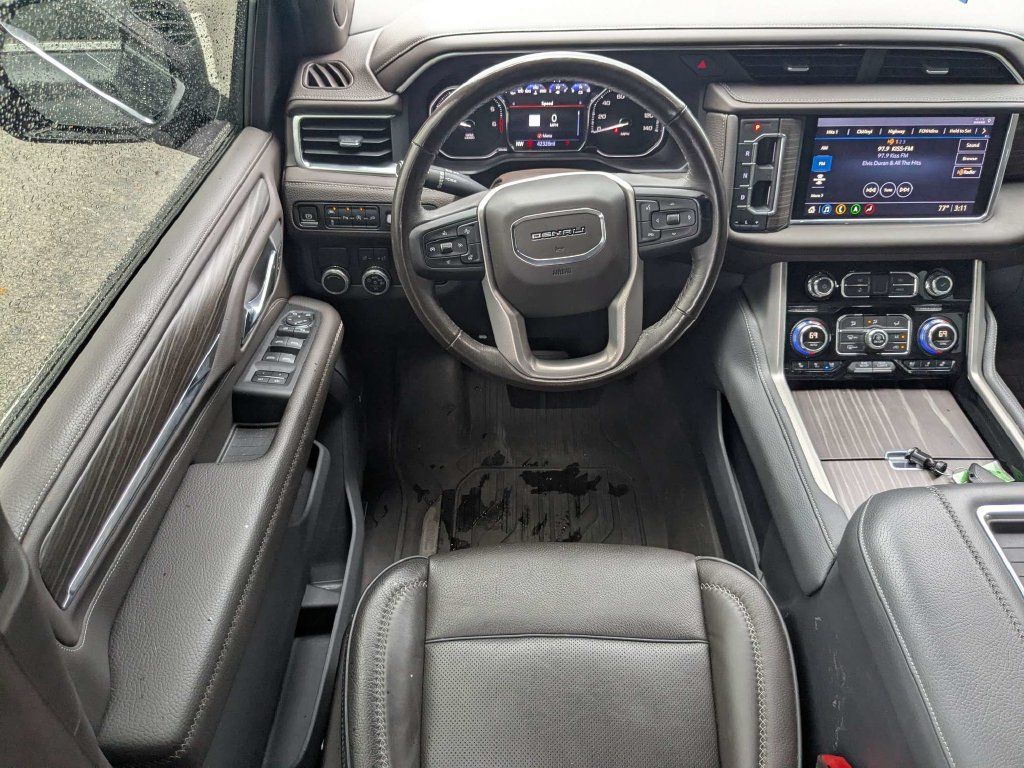 Used 2021 GMC Yukon Denali w/ Denali Premium Package RWD image 22