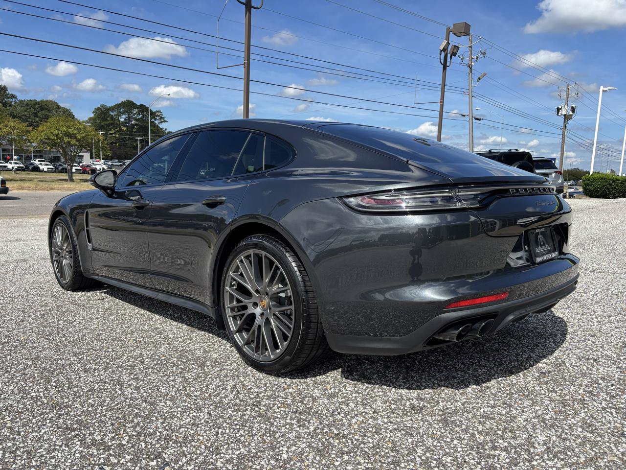 Used 2023 Porsche Panamera 4 Platinum Edition w/ Assistance Package AWD/4WD image 3
