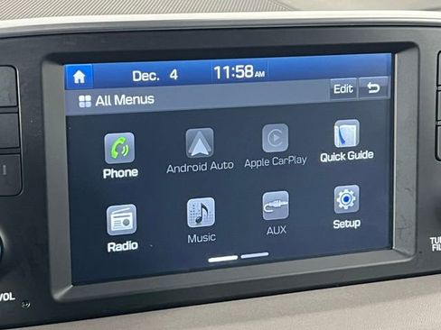 Used 2020 Hyundai Santa Fe SE image 29