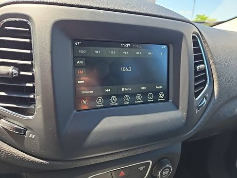 Used 2020 Jeep Compass Latitude w/ Cold Weather Group AWD/4WD image 21