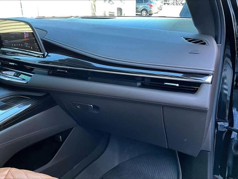 Used 2024 Cadillac Escalade Sport w/ LPO, ONYX Package image 18