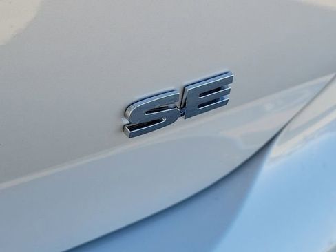 New 2026 Mitsubishi Outlander SE image 8