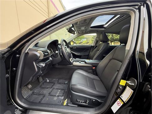 Used 2015 Lexus IS 250 w/ Navigation System Package image 7