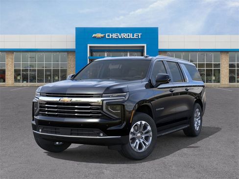New 2026 Chevrolet Suburban LT image 6