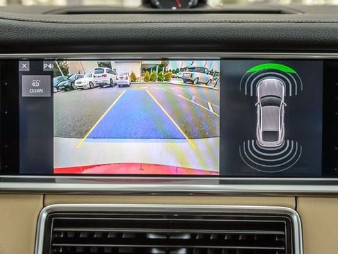 Used 2018 Porsche Panamera 4 image 23