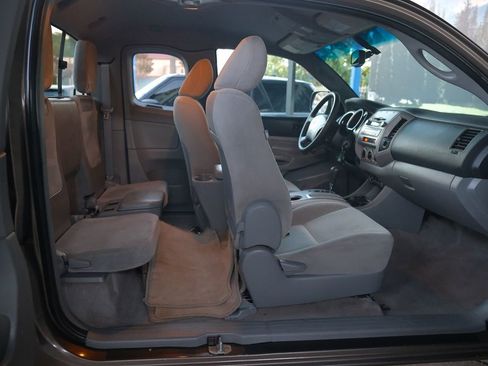 Used 2011 Toyota Tacoma PreRunner w/ SR5 Pkg #2 image 21