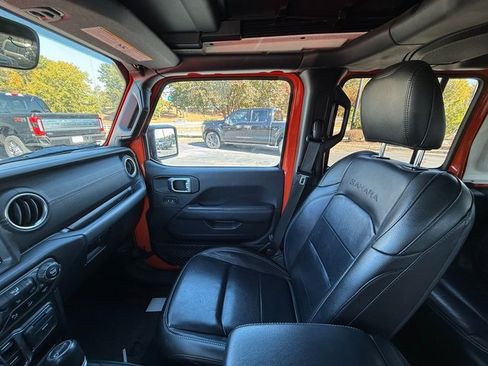 Used 2020 Jeep Wrangler Unlimited Sahara image 12